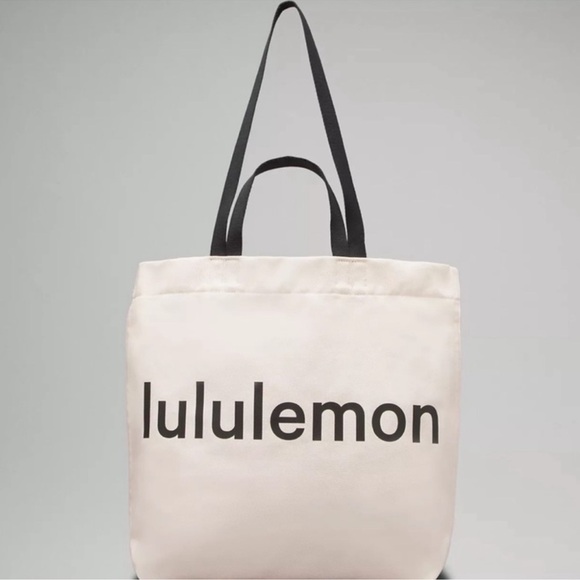 NWT Lululemon double handle canvas tote 17L cream black - Picture 1 of 6